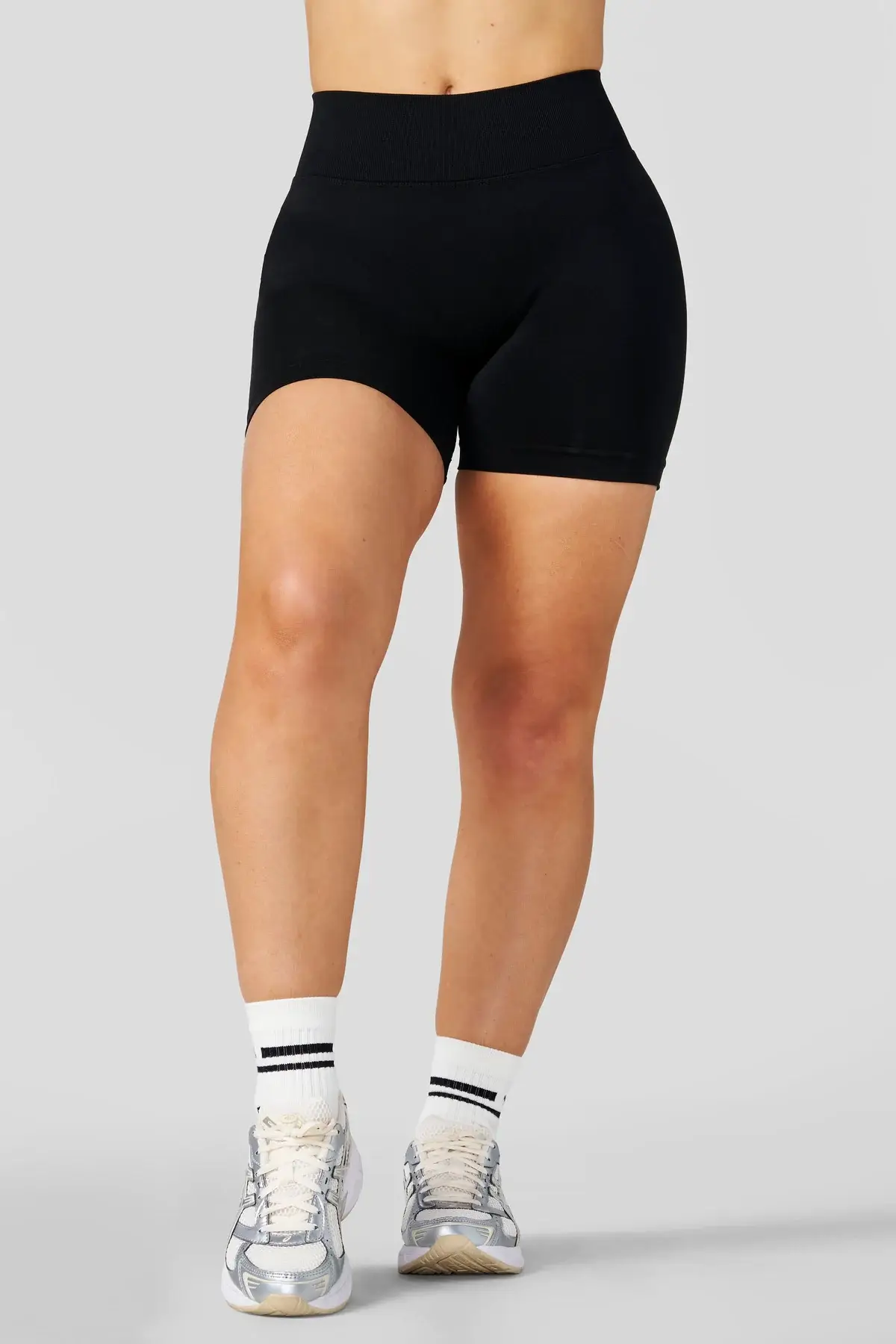 Tren Tech W133 - Curve Seamless Shorts 4.75 Black